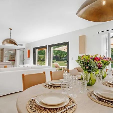 Exceptional Villa- Ac- 5br-10p- Baie Des Canebiers Вилла *